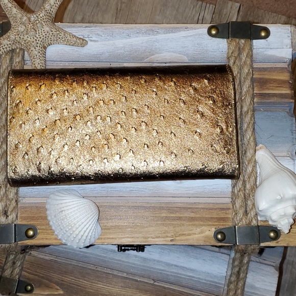 Wallet/Clutch - Picture 3 of 6